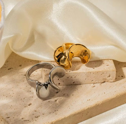 Modern Sculpt Ring